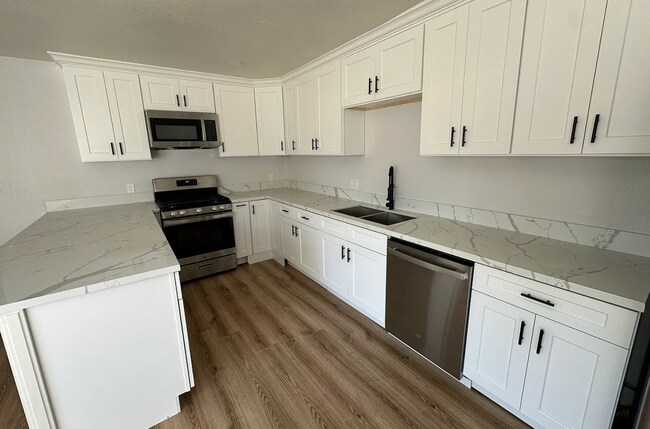 6441 Montezuma Rd San Diego, CA 92115 photo 2