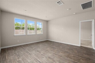 150 Jayden Dr Niederwald, TX 78640 photo 4