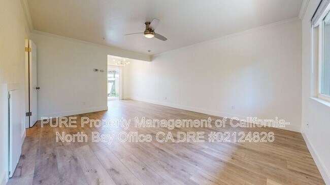 1620 Herbert St Santa Rosa, CA 95401 photo 2