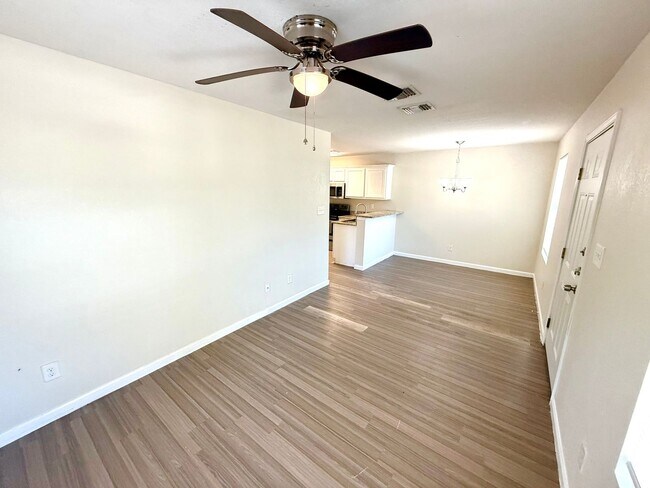1611 N Navidad St San Antonio, TX 78201 photo 3
