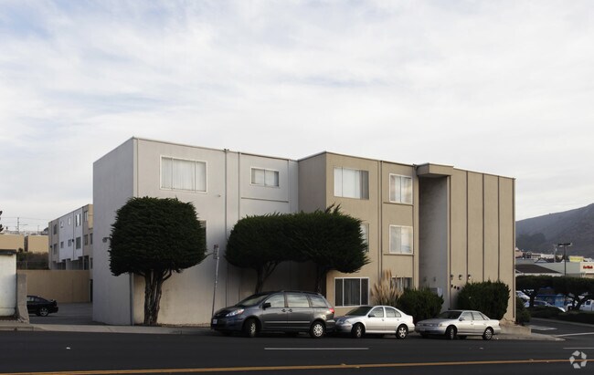 245 E. Market St. photo 5