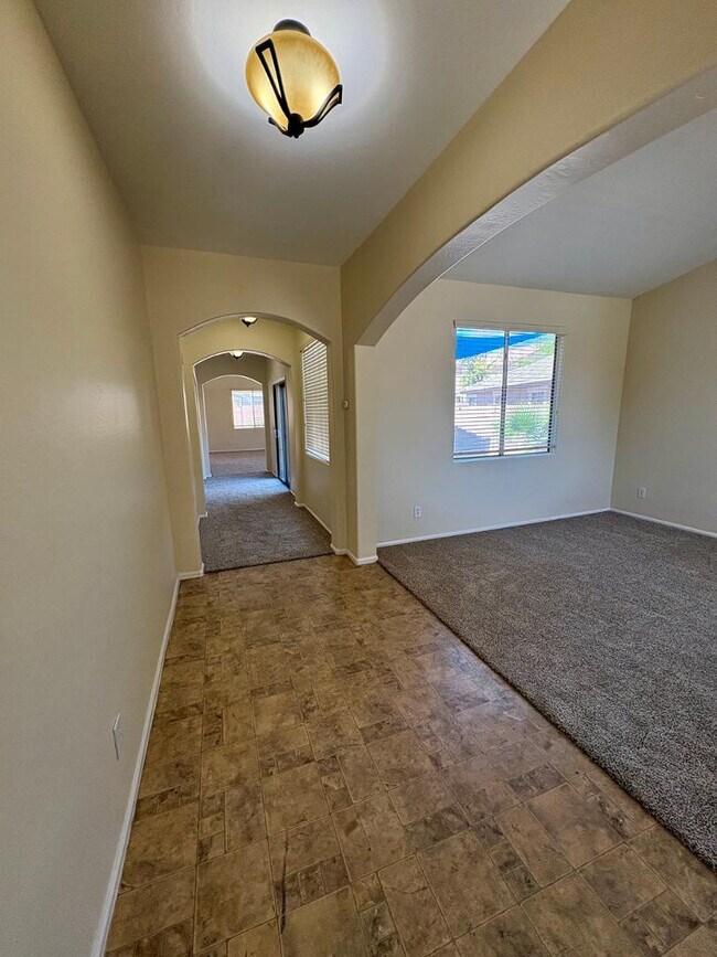 16126 W Meade Ln Goodyear, AZ 85338 photo 5