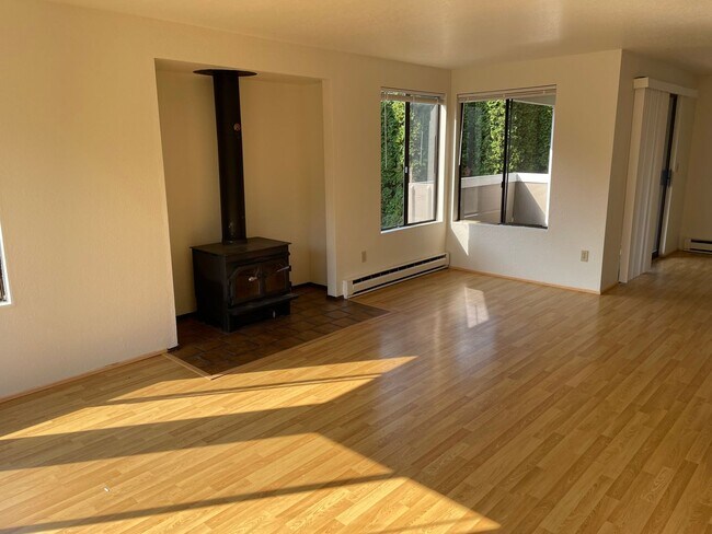 17319 Stone Ct N Shoreline, WA 98133 photo 3