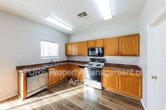 13233 W Watson Ln Surprise, AZ 85379 photo 4