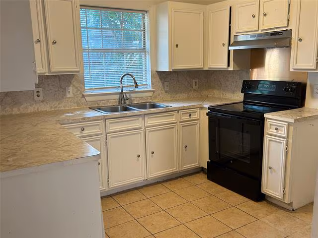 3806 Copeland St Dallas, TX 75210 photo 3