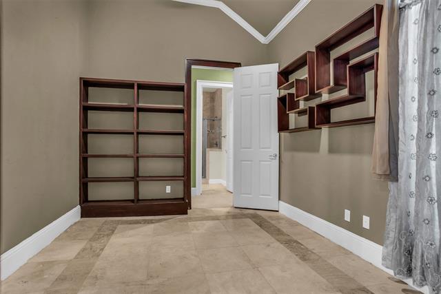 506 N Durango Cir Irving, TX 75062 photo 5