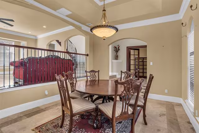 506 N Durango Cir Irving, TX 75062 photo 3