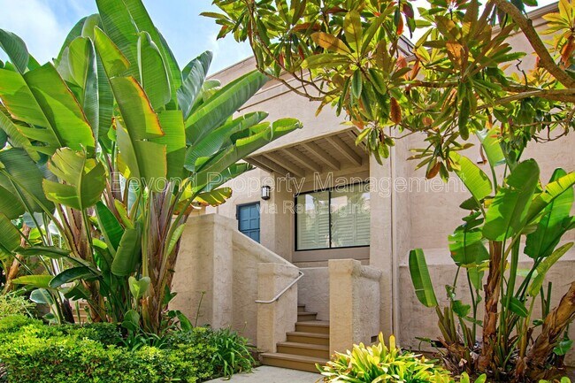 8326 Via Sonoma San Diego, CA 92037 photo 2