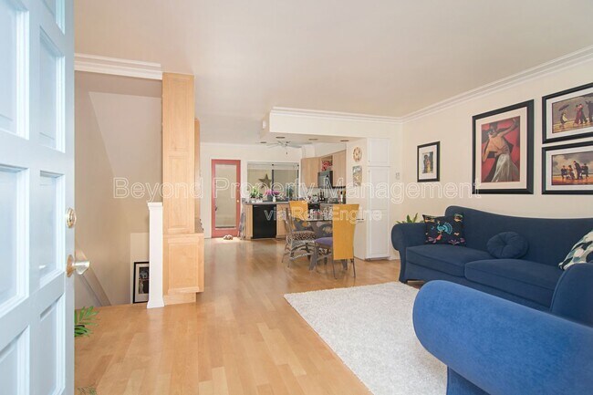 8326 Via Sonoma San Diego, CA 92037 photo 3