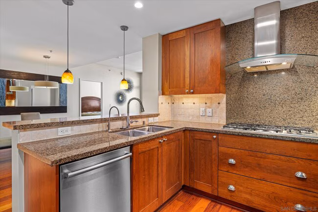 700 W E St San Diego, CA 92101 photo 5