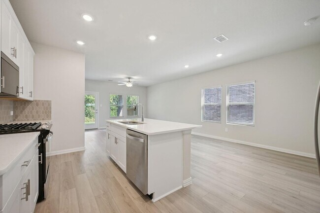 706 Leavenworth Dr McKinney, TX 75071 photo 4