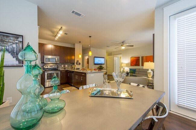 9800 Cypresswood Drive, Houston, TX 77070 photo 2