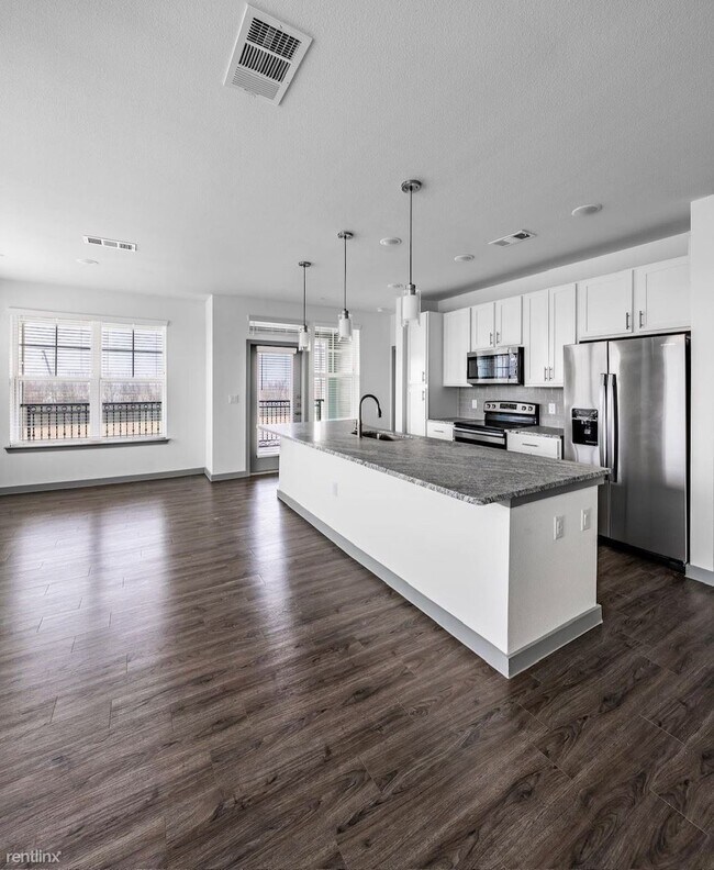 2552 N Austin Ave Georgetown, TX 78626 photo 3