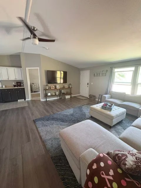 1077 Arroyo Grande Dr Napa, CA 94558 photo 2
