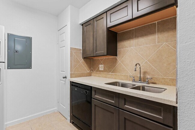 12701 Leader Street, Houston, TX 77072 photo 4
