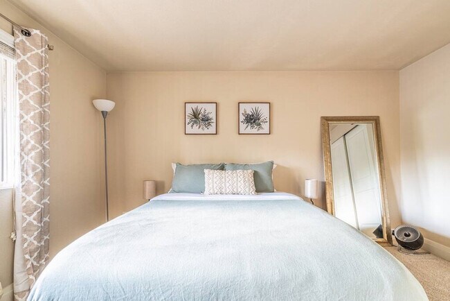 11501 Stone Ave N Seattle, WA 98133 photo 3
