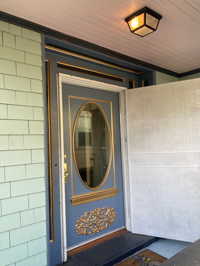 1083 53rd St Oakland, CA 94608 photo 4