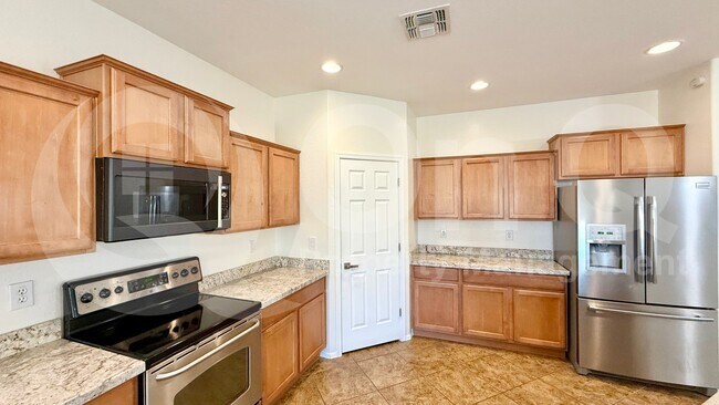 8734 S 57th Dr Phoenix, AZ 85339 photo 3