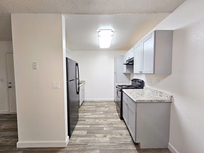 Valley Heights Dr photo 4