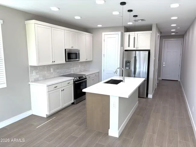 1019 E Pasadena Ave Phoenix, AZ 85014 photo 2
