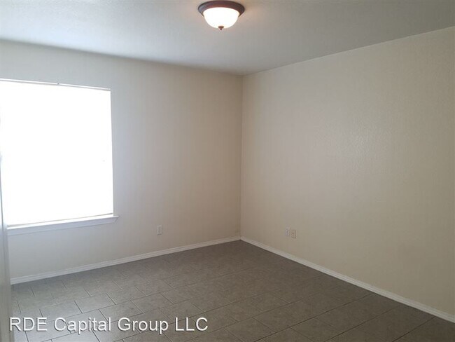 227 Blue Bell Court, Weatherford, TX 76088 photo 2