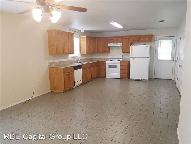 227 Blue Bell Court, Weatherford, TX 76088 photo 3