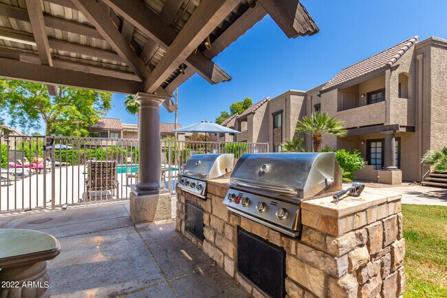 5995 N 78th St Scottsdale, AZ 85250 photo 2