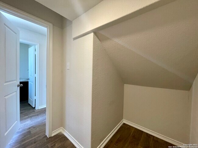 6512 Dynamic Sound San Antonio, TX 78252 photo 5
