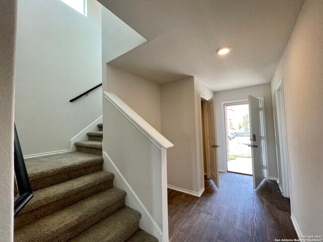6512 Dynamic Sound San Antonio, TX 78252 photo 4