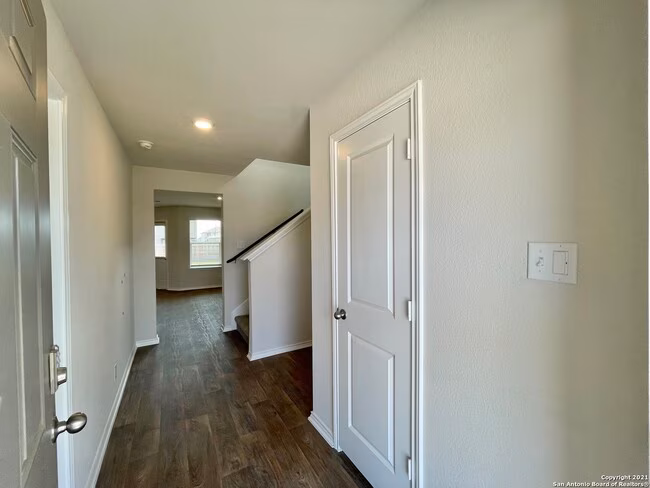 6512 Dynamic Sound San Antonio, TX 78252 photo 2