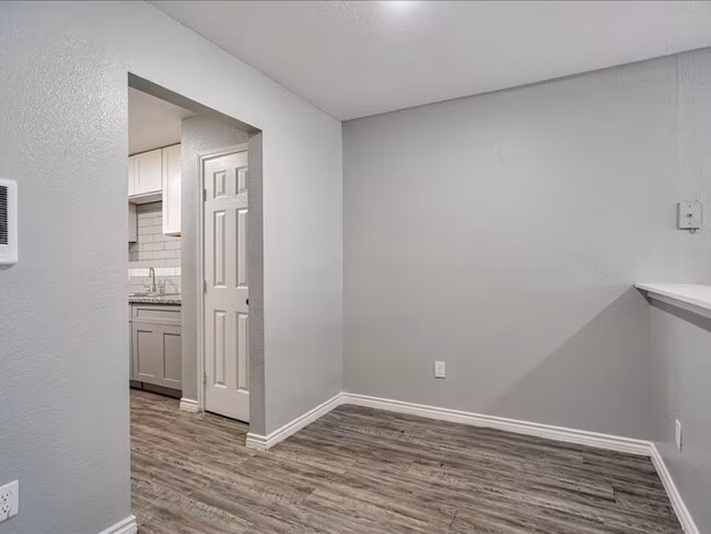 Lavender Apartments photo 5
