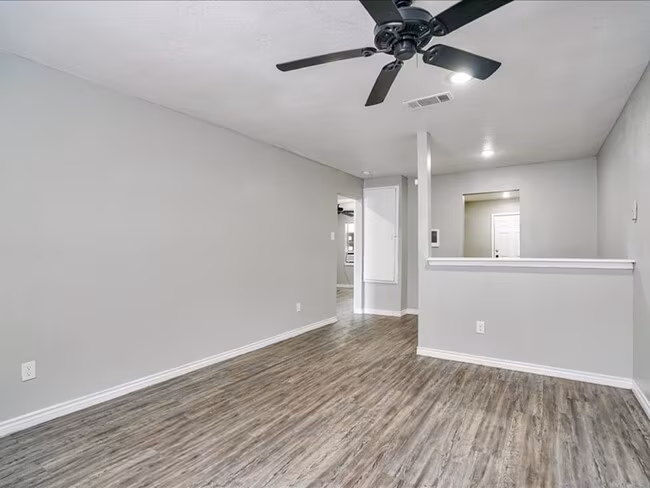 Lavender Apartments photo 2