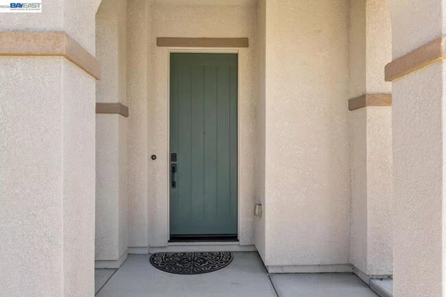 230 Steven Bridges Ln Tracy, CA 95377 photo 3