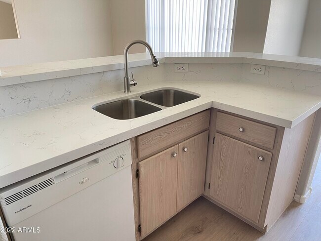 3236 E Chandler Blvd Phoenix, AZ 85048 photo 5