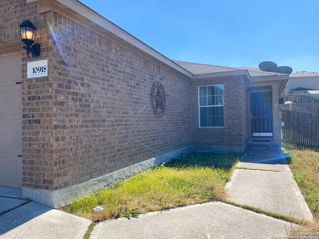 10918 Acorn Canyon San Antonio, TX 78252 photo 2