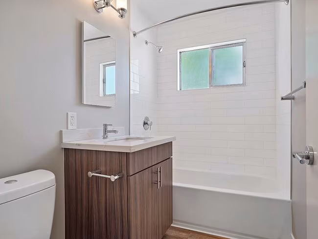 Colonial Garden Apartments photo 4