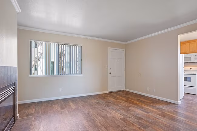 Colonial Garden Apartments photo 5