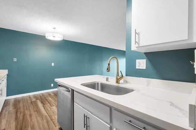 960 Shorepoint Ct Alameda, CA 94501 photo 5