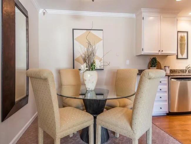 150 W Edith Ave Los Altos, CA 94022 photo 4