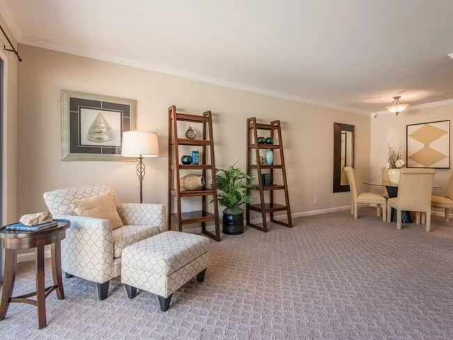 150 W Edith Ave Los Altos, CA 94022 photo 3