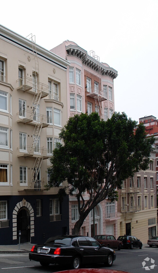 Laurens Apartments photo 2