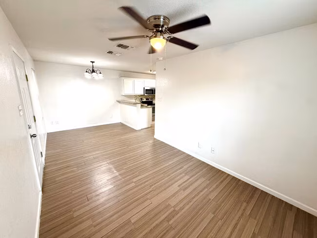 1627 N Navidad St San Antonio, TX 78201 photo 3