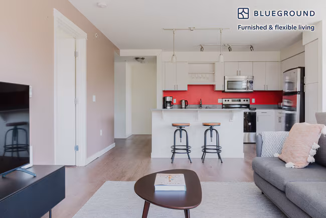 330 3rd Ave W Seattle, WA 98119 photo 4