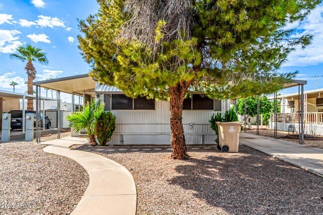 2650 W Union Hills Dr Phoenix, AZ 85027 photo 4