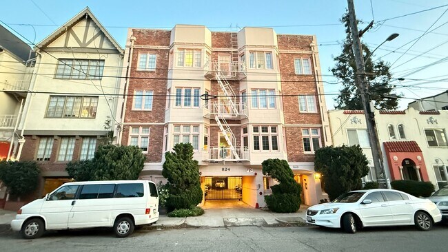 Erie St. 824 photo 3