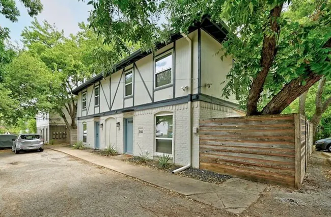 3511 Alpine Cir Austin, TX 78704 photo 2