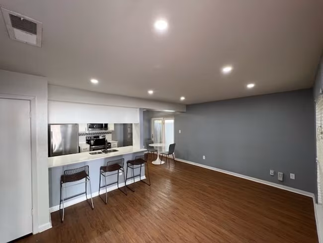 3511 Alpine Cir Austin, TX 78704 photo 3