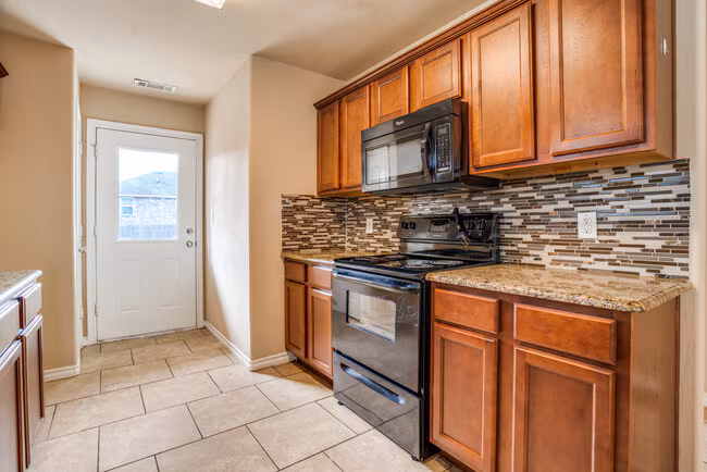811 E College Ave Princeton, TX 75407 photo 5