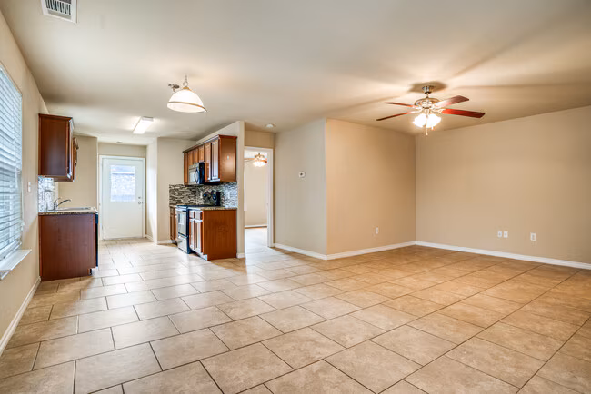811 E College Ave Princeton, TX 75407 photo 3