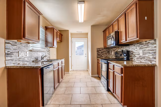 811 E College Ave Princeton, TX 75407 photo 4